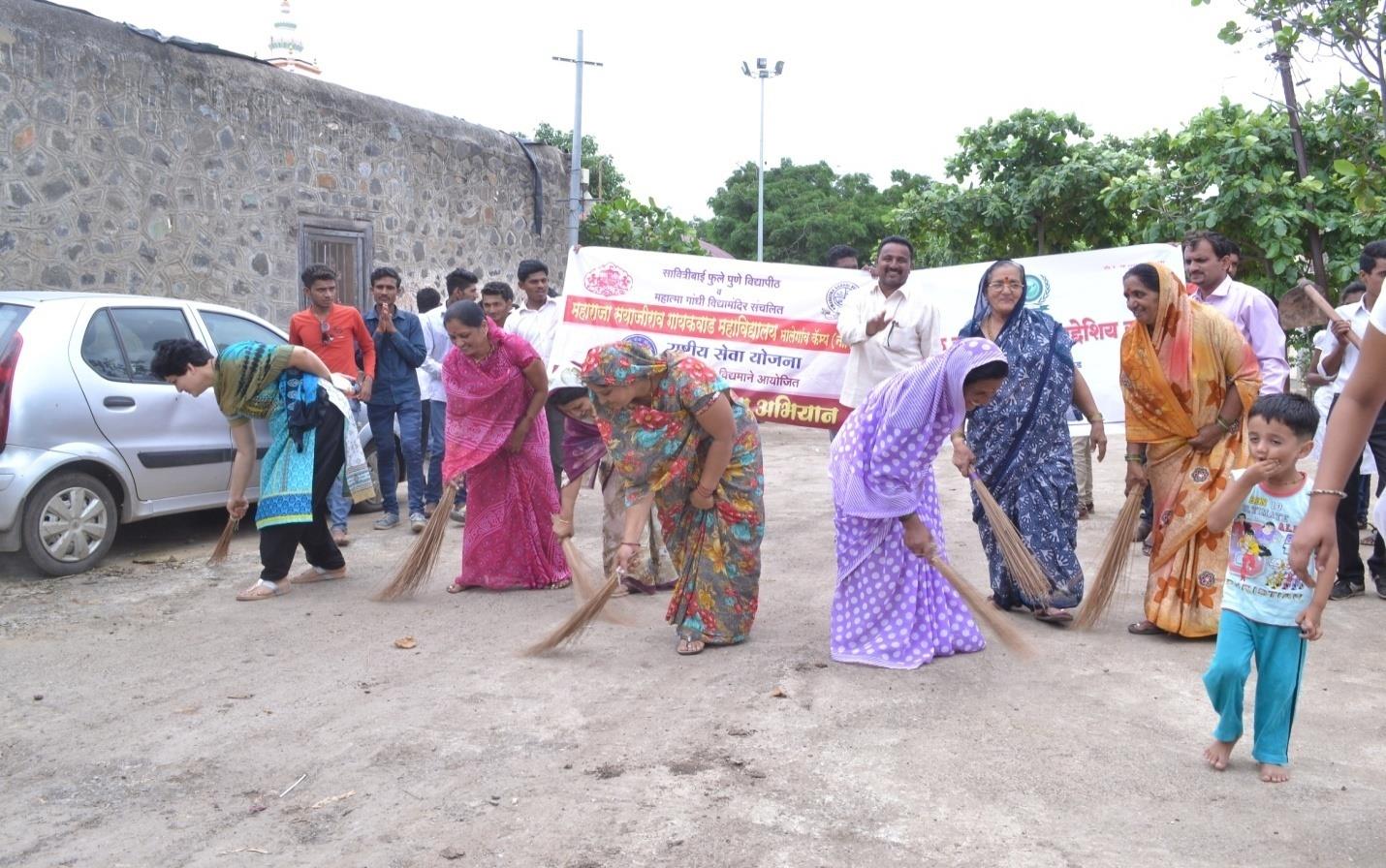 Documentary photograph of everyday infrastructure in Dhaveleshwar